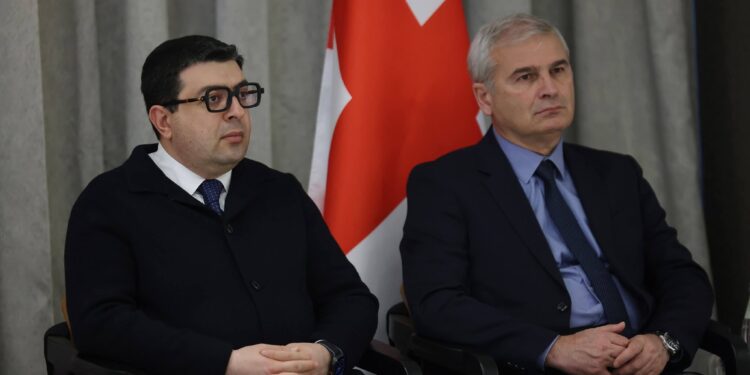 საქართველოს პრემიერ-მინისტრი ირაკლი კობახიძე რეგიონებში სახელმწიფო რწმუნებულებს, მუნიციპალიტეტების მერებს და საკრებულოების თავმჯდომარეებს შეხვდა