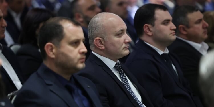 საქართველოს პრემიერ-მინისტრი ირაკლი კობახიძე რეგიონებში სახელმწიფო რწმუნებულებს, მუნიციპალიტეტების მერებს და საკრებულოების თავმჯდომარეებს შეხვდა