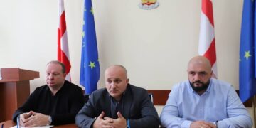ბაღდათის მუნიციპალიტეტის მერმა, მერიის სამსახურების უფროსებს, მერიის ინფრასტრუქტურის სამსახურის ახალი უფროსი წარუდგინა.